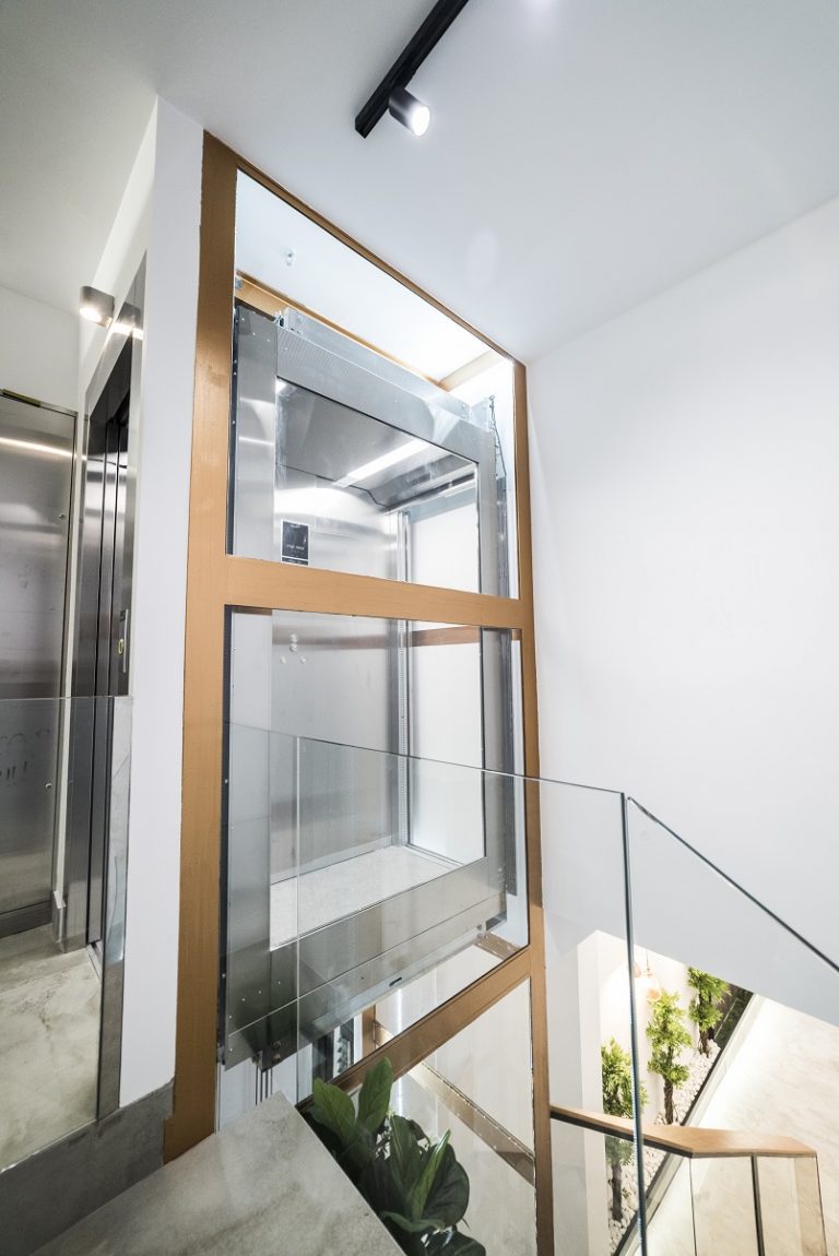 Ascensor en Zaragoza con vidrio